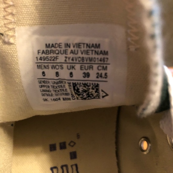 Deep Green converse new condition. - Picture 2 of 2